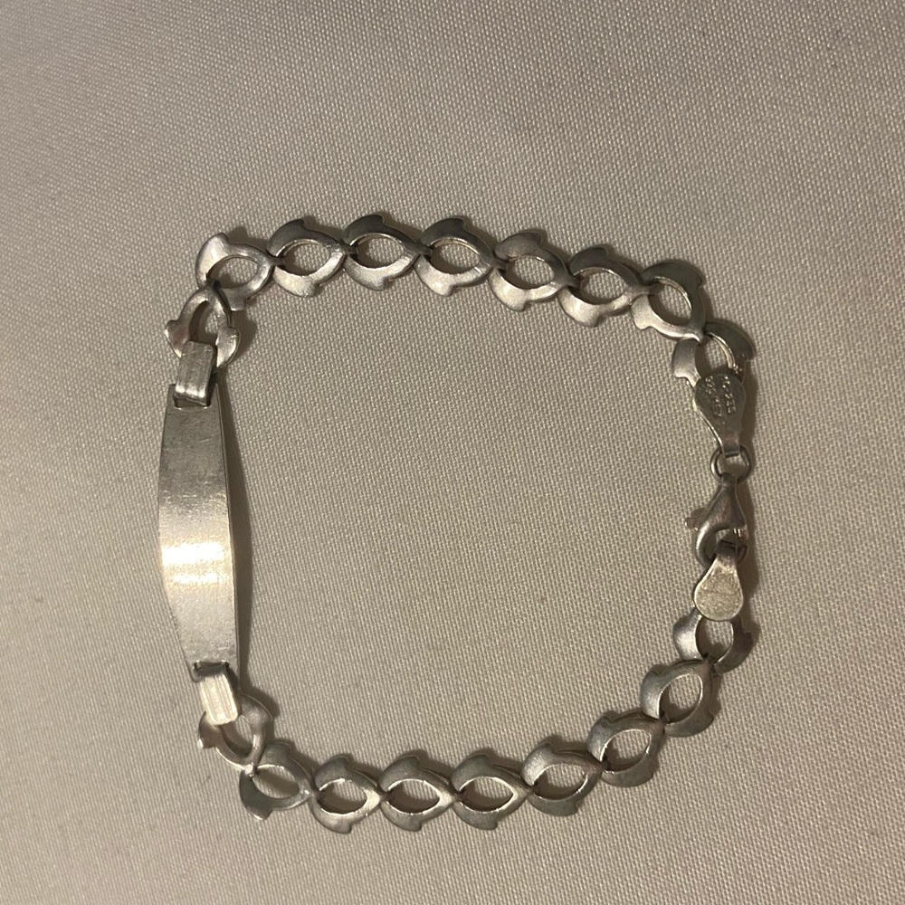 I have a toddler sterling silver 925 bracelet USED